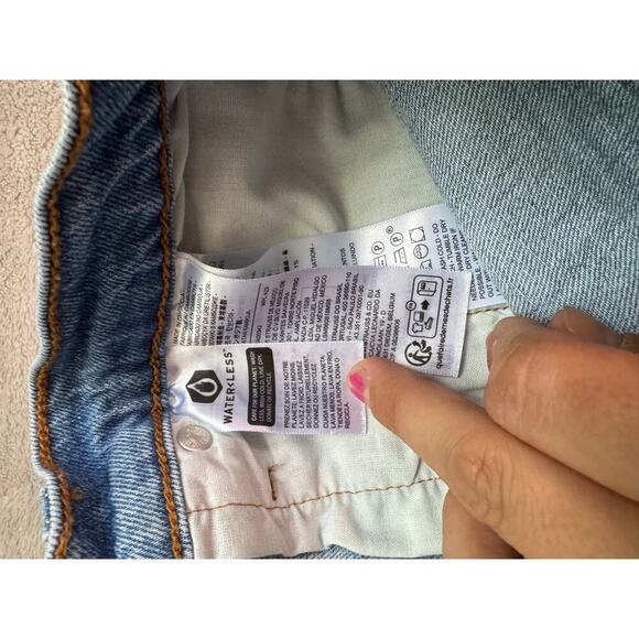 Levi’s 501 raw hem high rise denim shorts size 32 - Picture 9 of 10